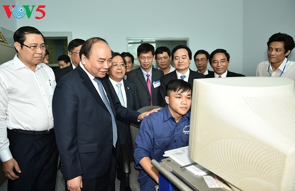 Prime Minister works with Da Nang University - ảnh 1